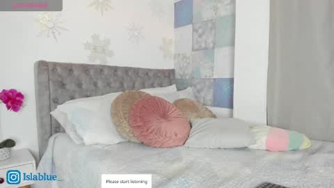 Isla Blue online show from 19, 4, 2026