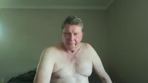 island625103 online show from 23, 10, 2025