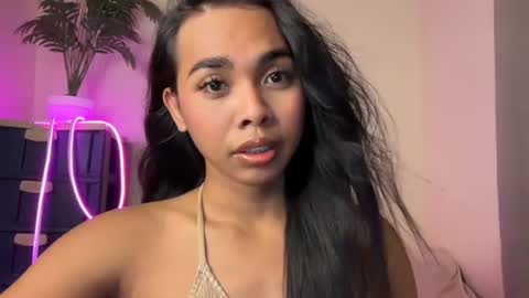 Snapshot of island_girlxxx chatting on 7, 7, 2026 Alona online show from 7, 7, 2026