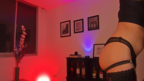 Snapshot of isnotforeveryone chatting on 21, 2, 2025 Julyane online show from 21, 2, 2025