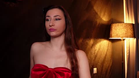 Snapshot of isoldebliss chatting on 3, 2, 2025 IsoldeBliss online show from 3, 2, 2025