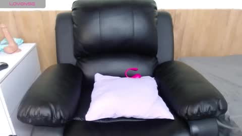 Snapshot of issa_km chatting on 1, 3, 2025 issa_km online show from 1, 3, 2025