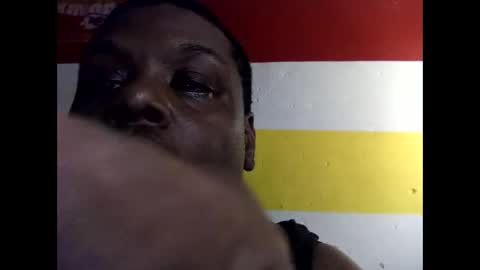 Snapshot of iswalloweveything chatting on 12, 4, 2026 iswalloweveything online show from 12, 4, 2026