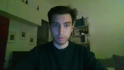 italian_boy_22 online show from 28, 1, 2025