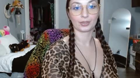 Snapshot of italiana25 chatting on 3, 2, 2025 Bella Bloom online show from 3, 2, 2025