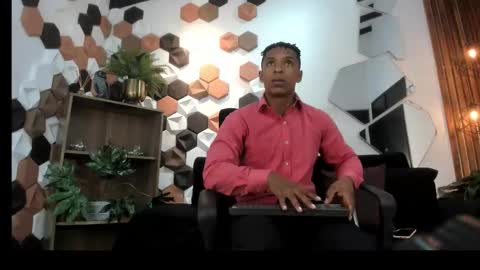 Italo Moore online show from 6, 10, 2025