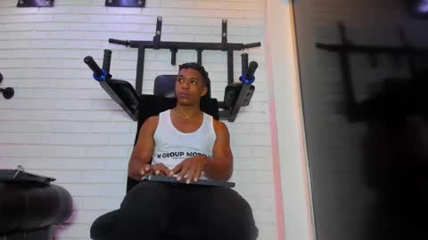 Italo Moore online show from 2, 12, 2025