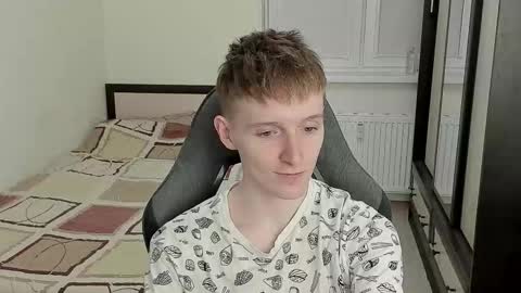 Snapshot of ithan_red chatting on 10, 9, 2025 Ethan online show from 10, 9, 2025