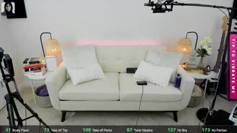 itschloelaurent online show from 24, 5, 2026
