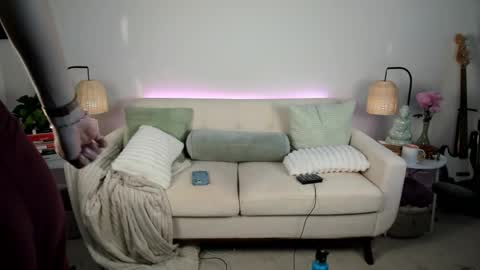 itschloelaurent online show from 3, 6, 2026
