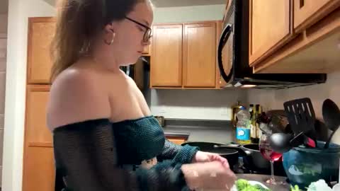 Snapshot of itsmilavoss chatting on 3, 6, 2026 Mila Voss online show from 3, 6, 2026