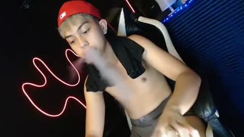 Snapshot of itsyourcummerboy_xx chatting on 18, 6, 2026 Kyle online show from 18, 6, 2026