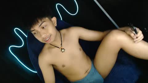 Snapshot of itsyourcummerboy_xx chatting on 19, 7, 2026 Kyle online show from 19, 7, 2026