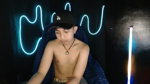 Snapshot of itsyourcummerboy_xx chatting on 21, 7, 2026 Kyle online show from 21, 7, 2026