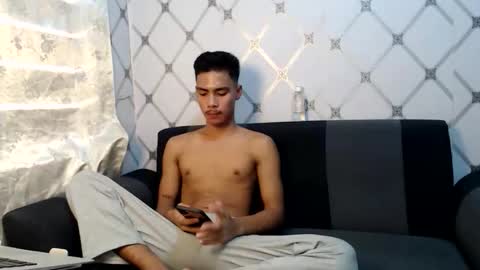 itzme_urboy online show from 16, 4, 2026