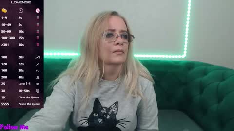 Snapshot of ivanacharm chatting on 5, 10, 2025 ivanacharm online show from 5, 10, 2025