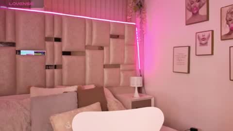 Snapshot of ivanna_west chatting on 22, 2, 2026 Ivanna West online show from 22, 2, 2026