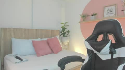 Snapshot of ivette_swan chatting on 27, 5, 2026 I V E T T E online show from 27, 5, 2026