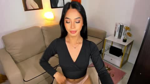 Snapshot of ivorycollins chatting on 4, 1, 2025 kirstenelsie online show from 4, 1, 2025