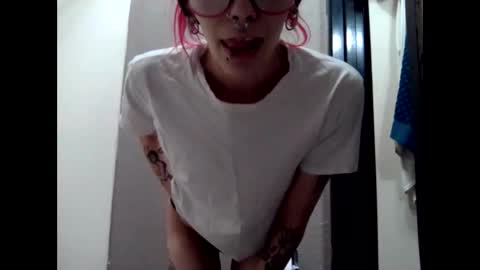 ivorytrixx online show from 10, 2, 2026