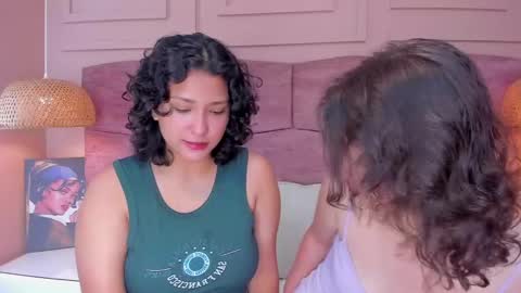 Snapshot of ivy_and_molly chatting on 4, 3, 2025 Ivy and Molly online show from 4, 3, 2025