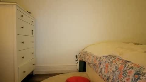 Snapshot of ivyyy1995 chatting on 19, 10, 2025 ivyyy1995 online show from 19, 10, 2025