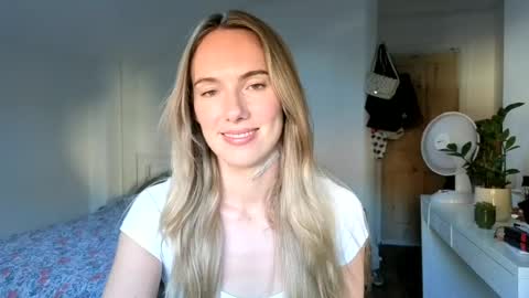 Snapshot of ivyyy1995 chatting on 20, 6, 2026 ivyyy1995 online show from 20, 6, 2026