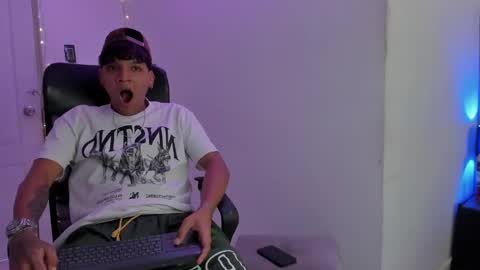 izaack online show from 14, 1, 2025