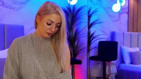 izabelle_02 online show from 4, 3, 2026