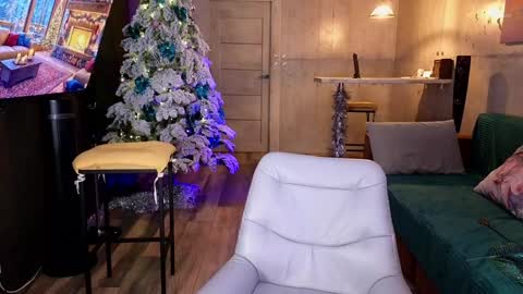 Snapshot of izi_fox chatting on 14, 12, 2024 izi online show from 14, 12, 2024