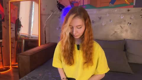 Snapshot of izi_fox chatting on 9, 3, 2025 izi online show from 9, 3, 2025