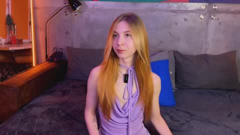 Snapshot of izi_fox chatting on 17, 10, 2025 izi online show from 17, 10, 2025