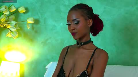 Snapshot of izzie_sugar chatting on 18, 10, 2025 Sugar Babe online show from 18, 10, 2025