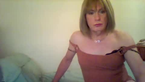 izzy_mchoney online show from 2, 1, 2025