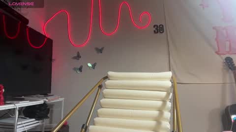 izzyishottttt online show from 12, 9, 2025