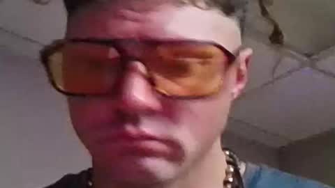 Snapshot of j3usix chatting on 6, 1, 2026 wonderbread online show from 6, 1, 2026