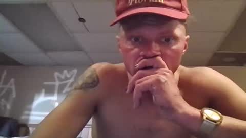 Snapshot of j3usix chatting on 7, 1, 2026 wonderbread online show from 7, 1, 2026