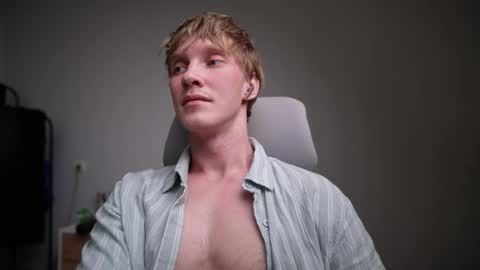 Snapshot of j_akira13 chatting on 25, 4, 2026 Danny online show from 25, 4, 2026