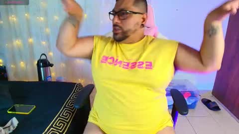 Snapshot of jacoob_woods chatting on 11, 2, 2025 daddy sir master bear online show from 11, 2, 2025
