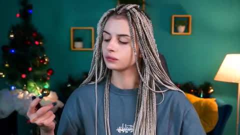 jade_castle online show from 19, 12, 2024