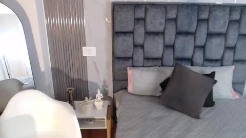 Snapshot of jade_fg chatting on 6, 10, 2025 Sara online show from 6, 10, 2025