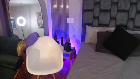 Snapshot of jade_fg chatting on 14, 10, 2025 Sara online show from 14, 10, 2025