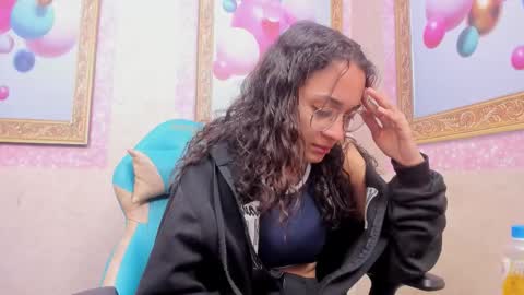 Snapshot of jade_greeyy_ chatting on 4, 10, 2025 Jade Greeyy  online show from 4, 10, 2025