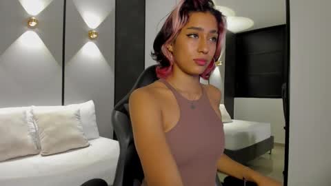 Snapshot of jade_swan_ chatting on 30, 10, 2025 J A D E online show from 30, 10, 2025