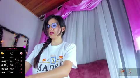 Snapshot of jade_white_ chatting on 17, 12, 2024 jade white online show from 17, 12, 2024