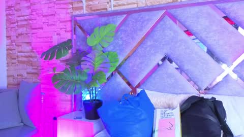 jade white  online show from 2, 4, 2026