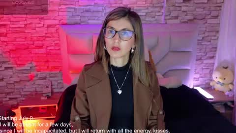 jade white  online show from 6, 7, 2026