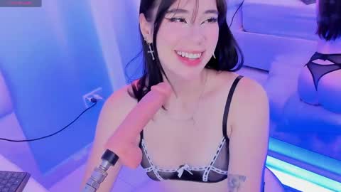 Jade Red  online show from 19, 4, 2026