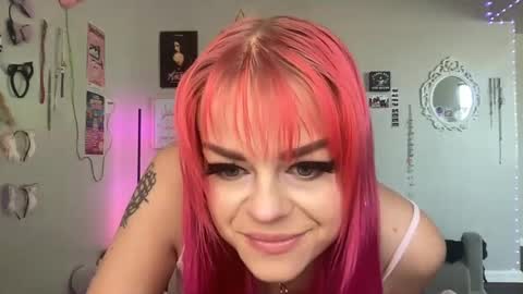 Jade Isabel online show from 8, 10, 2025