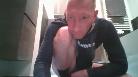 jak_81 online show from 19, 12, 2025